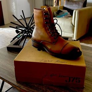 J75 Men’s boots 🥾